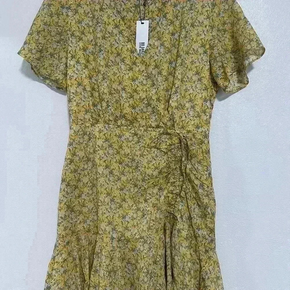 100. New BB DAKOTA STEVE MADDEN YELLOW FLORAL WRAP DRESS SZ M - Picture 5 of 7